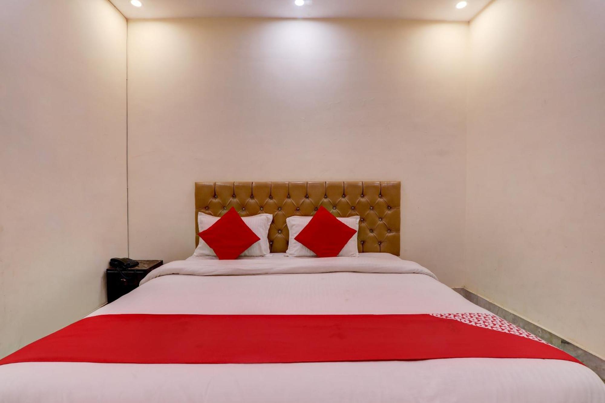 Hotel O Moon Palace Near Sahara Ganj Mall Lucknow Esterno foto