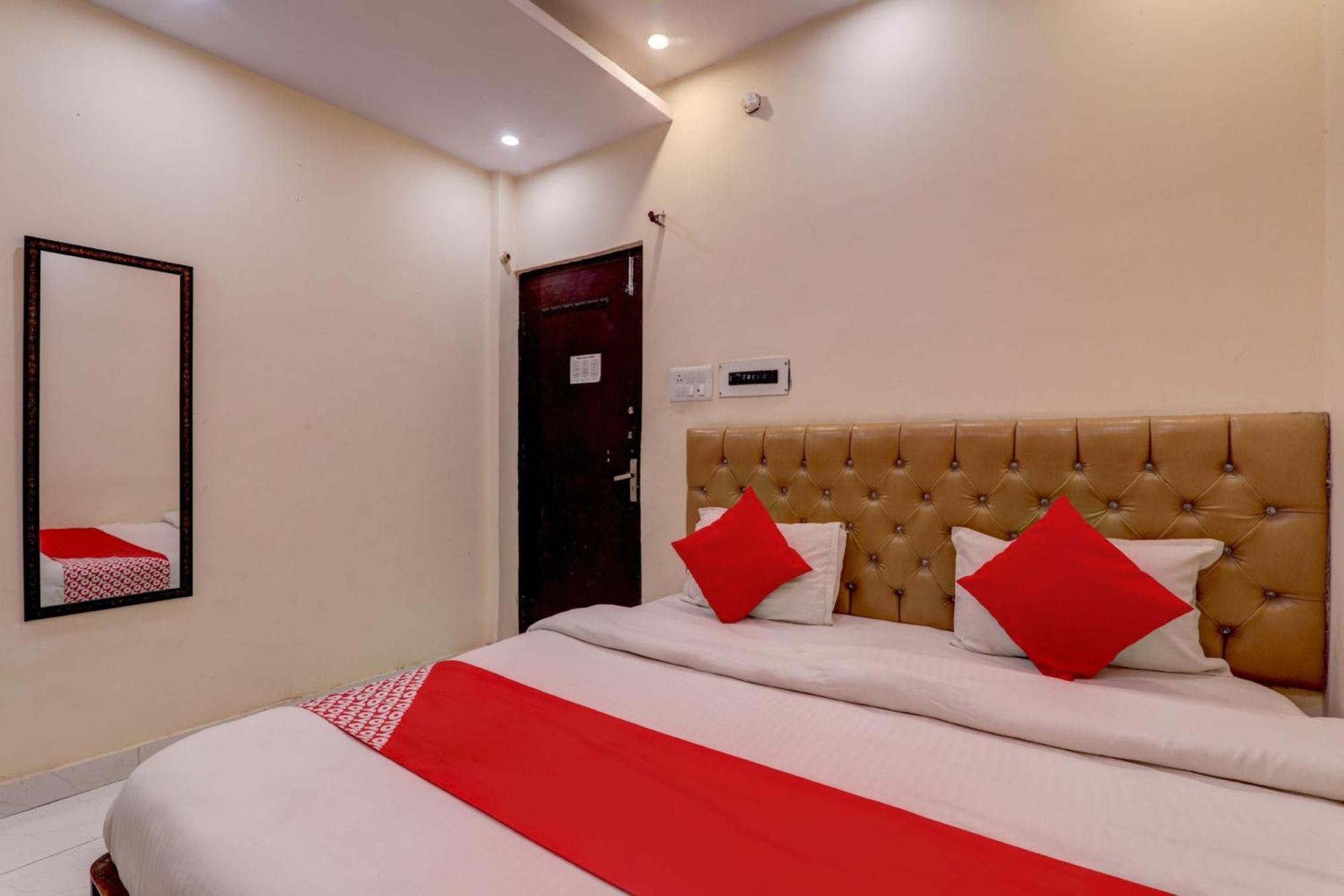 Hotel O Moon Palace Near Sahara Ganj Mall Lucknow Esterno foto